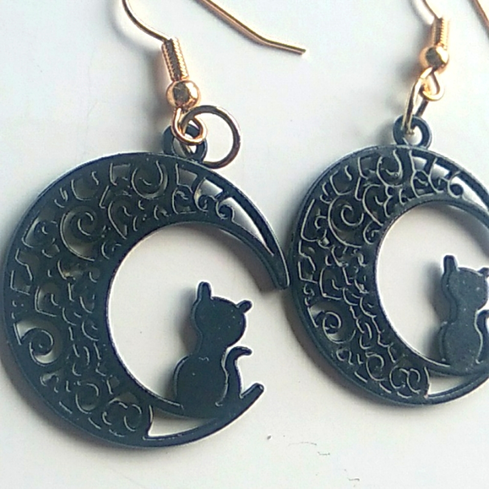 Black Laser Cut Filagree Half Moon w/Cat Silhouettes Drop Earrings